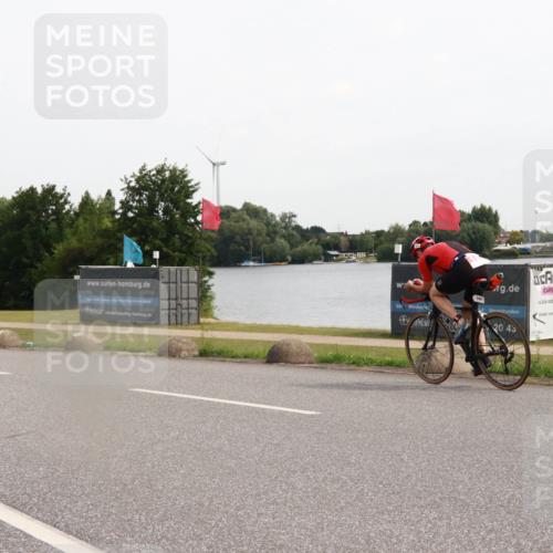 15.06.2025 - 27. Vierlanden-Triathlon H.Heesch http://msf.ph/oto/8004338 15.06.2025 10:33:35 Radfahren 130, 208, 314, 329 meine-sportfotos.de