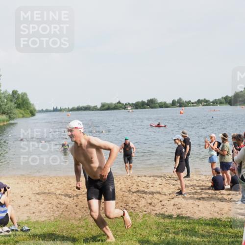 21.06.2025 - 27. Vierlanden-Triathlon MichiJ http://msf.ph/oto/8004363 15.06.2026 10:06:15 Schwimmen 369, 370, 381, 418, 447, 448, 455 meine-sportfotos.de