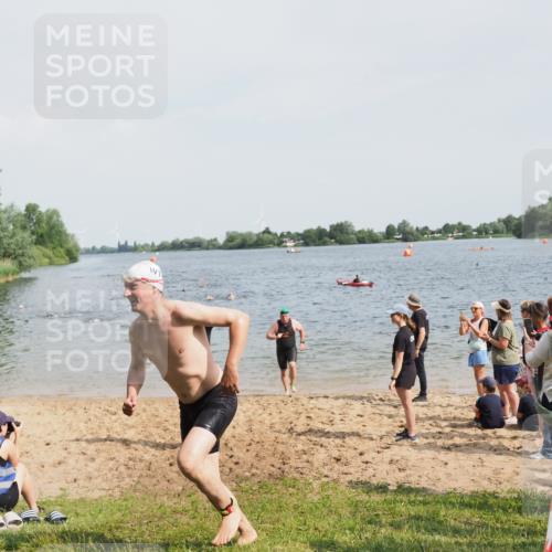 21.06.2025 - 27. Vierlanden-Triathlon MichiJ http://msf.ph/oto/8004384 15.06.2026 10:06:15 Schwimmen 369, 370, 381, 418, 447, 448, 455 meine-sportfotos.de