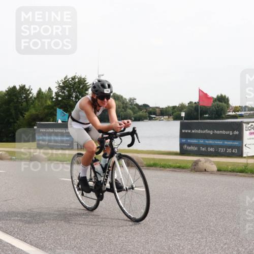 15.06.2025 - 27. Vierlanden-Triathlon H.Heesch http://msf.ph/oto/8004440 15.06.2025 10:34:44 Radfahren 104, 198, 205 meine-sportfotos.de