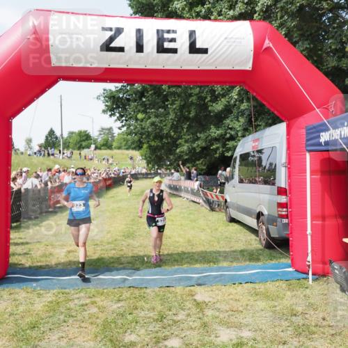 21.06.2025 - 27. Vierlanden-Triathlon MichiJ http://msf.ph/oto/8004441 15.06.2026 11:29:00 Ziel 525, 623 meine-sportfotos.de