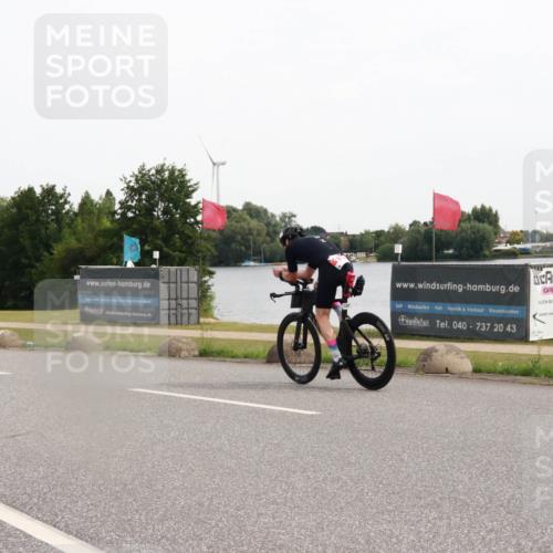 15.06.2025 - 27. Vierlanden-Triathlon H.Heesch http://msf.ph/oto/8004455 15.06.2025 10:35:03 Radfahren 137 meine-sportfotos.de