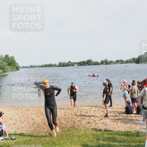 21.06.2025 - 27. Vierlanden-Triathlon MichiJ http://msf.ph/oto/8004462 15.06.2026 10:06:17 Schwimmen 369, 370, 381, 418, 447, 455 meine-sportfotos.de