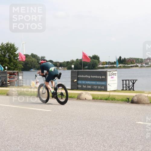 21.06.2025 - 27. Vierlanden-Triathlon H.Heesch http://msf.ph/oto/8004476 15.06.2025 11:55:11 Radfahren 799, 970 meine-sportfotos.de