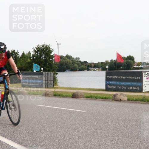 15.06.2025 - 27. Vierlanden-Triathlon H.Heesch http://msf.ph/oto/8004490 15.06.2025 10:35:17 Radfahren 26, 251, 330 meine-sportfotos.de