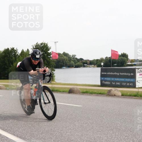 15.06.2025 - 27. Vierlanden-Triathlon H.Heesch http://msf.ph/oto/8004554 15.06.2025 10:35:48 Radfahren 21, 127, 134, 199 meine-sportfotos.de