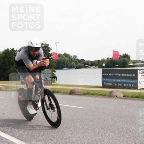 15.06.2025 - 27. Vierlanden-Triathlon H.Heesch http://msf.ph/oto/8004559 15.06.2025 10:35:57 Radfahren 87, 390 meine-sportfotos.de