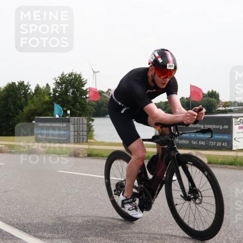 15.06.2025 - 27. Vierlanden-Triathlon H.Heesch http://msf.ph/oto/8004579 15.06.2025 10:36:00 Radfahren 87, 300, 390 meine-sportfotos.de