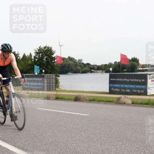 15.06.2025 - 27. Vierlanden-Triathlon H.Heesch http://msf.ph/oto/8004604 15.06.2025 10:36:21 Radfahren 254, 285, 312, 331 meine-sportfotos.de