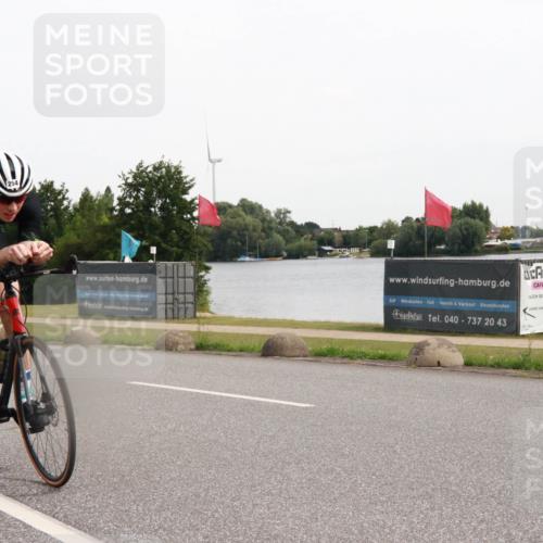 15.06.2025 - 27. Vierlanden-Triathlon H.Heesch http://msf.ph/oto/8004608 15.06.2025 10:36:24 Radfahren 254, 285, 312 meine-sportfotos.de