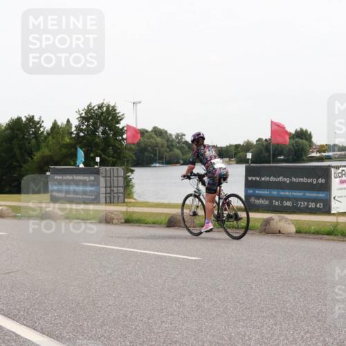 15.06.2025 - 27. Vierlanden-Triathlon H.Heesch http://msf.ph/oto/8004611 15.06.2025 10:36:25 Radfahren 254, 285, 312 meine-sportfotos.de
