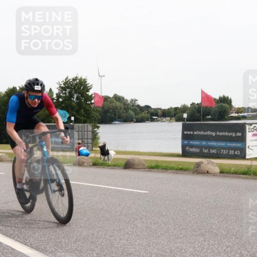 15.06.2025 - 27. Vierlanden-Triathlon H.Heesch http://msf.ph/oto/8004625 15.06.2025 10:36:41 Radfahren 102, 147, 276 meine-sportfotos.de