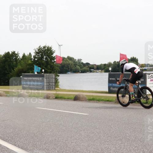 15.06.2025 - 27. Vierlanden-Triathlon H.Heesch http://msf.ph/oto/8004642 15.06.2025 10:37:08 Radfahren 306 meine-sportfotos.de