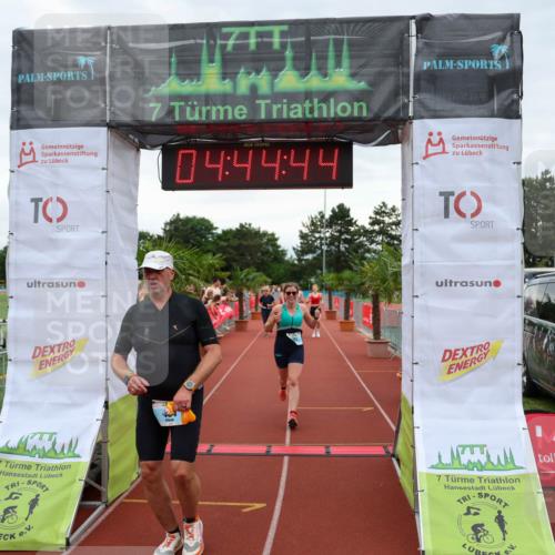 15.06.2025 - 7 Türme Triathlon Michael Strokosch http://msf.ph/oto/8004664 15.06.2025 14:44:44 Ziel 454, 581, 617 meine-sportfotos.de