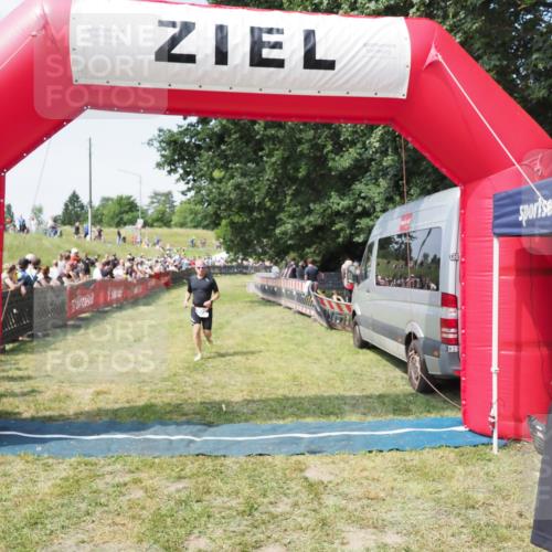 21.06.2025 - 27. Vierlanden-Triathlon MichiJ http://msf.ph/oto/8004830 15.06.2026 11:29:42 Ziel 382, 402, 566 meine-sportfotos.de