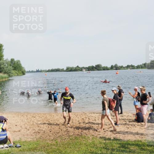 21.06.2025 - 27. Vierlanden-Triathlon MichiJ http://msf.ph/oto/8004891 15.06.2026 10:06:28 Schwimmen 394, 434, 440, 447 meine-sportfotos.de