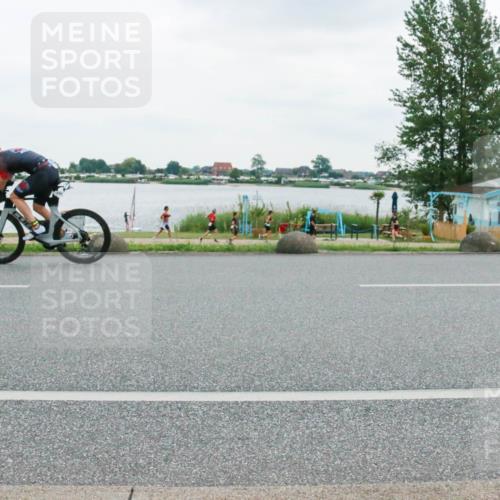 21.06.2025 - 27. Vierlanden-Triathlon H.Heesch http://msf.ph/oto/8004913 15.06.2025 13:00:47 Radfahren 742, 1098, 1104, 1108, 1148 meine-sportfotos.de