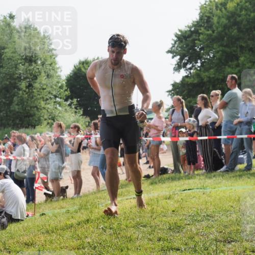 15.06.2025 - 27. Vierlanden-Triathlon KatJ http://msf.ph/oto/8004946 15.06.2025 10:03:56 Schwimmen 415, 427, 436, 439, 1398 meine-sportfotos.de