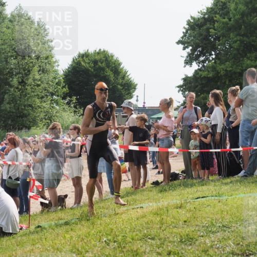15.06.2025 - 27. Vierlanden-Triathlon KatJ http://msf.ph/oto/8004984 15.06.2025 10:03:59 Schwimmen 415, 427, 436, 1398 meine-sportfotos.de