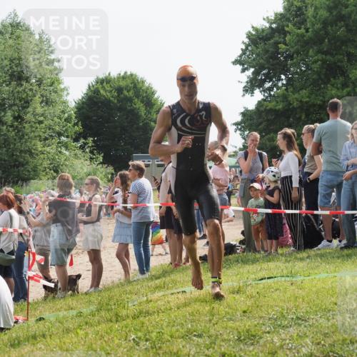 15.06.2025 - 27. Vierlanden-Triathlon KatJ http://msf.ph/oto/8005003 15.06.2025 10:04:00 Schwimmen 415, 427, 436, 1398 meine-sportfotos.de