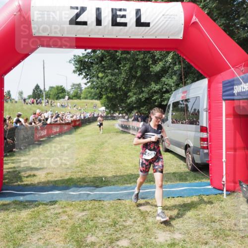 21.06.2025 - 27. Vierlanden-Triathlon MichiJ http://msf.ph/oto/8005033 15.06.2026 11:30:42 Ziel 608 meine-sportfotos.de