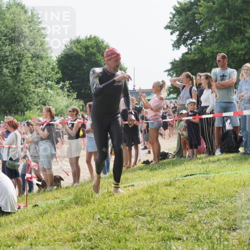 15.06.2025 - 27. Vierlanden-Triathlon KatJ http://msf.ph/oto/8005148 15.06.2025 10:04:15 Schwimmen 411, 416, 453, 464 meine-sportfotos.de