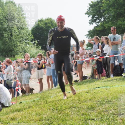 15.06.2025 - 27. Vierlanden-Triathlon KatJ http://msf.ph/oto/8005165 15.06.2025 10:04:15 Schwimmen 411, 416, 453, 464 meine-sportfotos.de