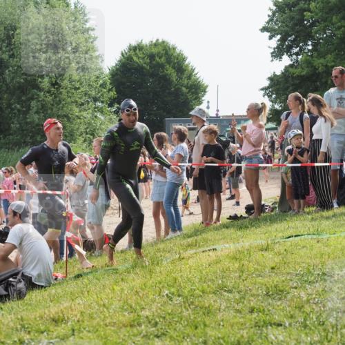 15.06.2025 - 27. Vierlanden-Triathlon KatJ http://msf.ph/oto/8005210 15.06.2025 10:04:20 Schwimmen 411, 416, 426, 453, 464 meine-sportfotos.de
