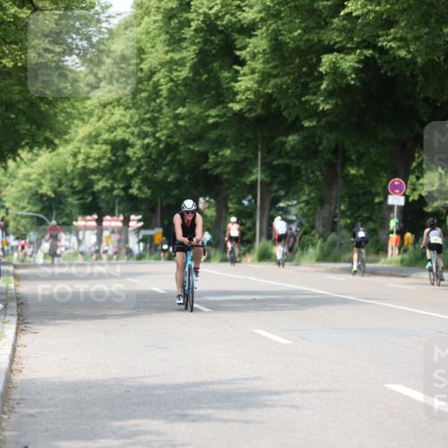 15.06.2025 - 7 Türme Triathlon Yannick Fuchs http://msf.ph/oto/8005225 15.06.2025 13:18:05 Radfahren 205, 556, 605, 768, 799, 829, 843, 878, 1009, 1022, 1046, 1089, 1094 meine-sportfotos.de