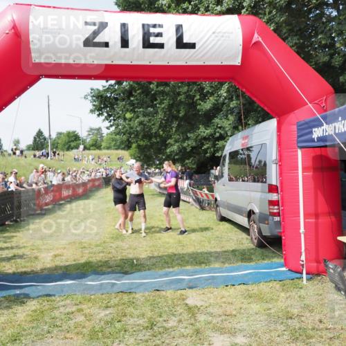 21.06.2025 - 27. Vierlanden-Triathlon MichiJ http://msf.ph/oto/8005228 15.06.2026 11:30:49 Ziel 610 meine-sportfotos.de