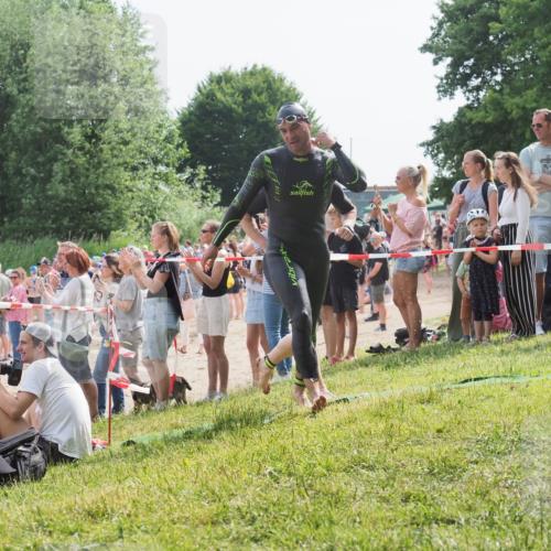 15.06.2025 - 27. Vierlanden-Triathlon KatJ http://msf.ph/oto/8005281 15.06.2025 10:04:21 Schwimmen 411, 416, 426, 453, 464 meine-sportfotos.de