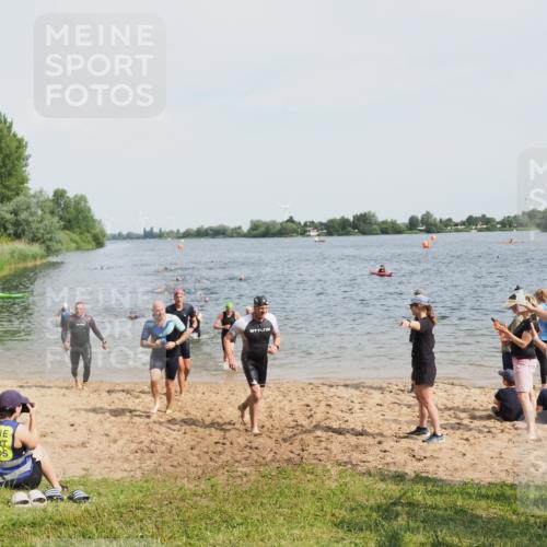 21.06.2025 - 27. Vierlanden-Triathlon MichiJ http://msf.ph/oto/8005376 15.06.2026 10:06:44 Schwimmen 367, 386, 388, 396, 423, 440, 441, 457 meine-sportfotos.de
