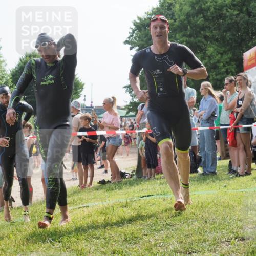 15.06.2025 - 27. Vierlanden-Triathlon KatJ http://msf.ph/oto/8005390 15.06.2025 10:04:22 Schwimmen 411, 416, 426, 453, 464 meine-sportfotos.de