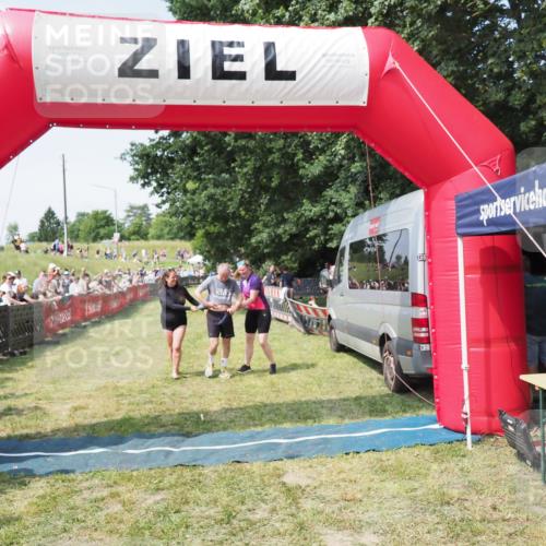 21.06.2025 - 27. Vierlanden-Triathlon MichiJ http://msf.ph/oto/8005391 15.06.2026 11:30:51 Ziel 610 meine-sportfotos.de