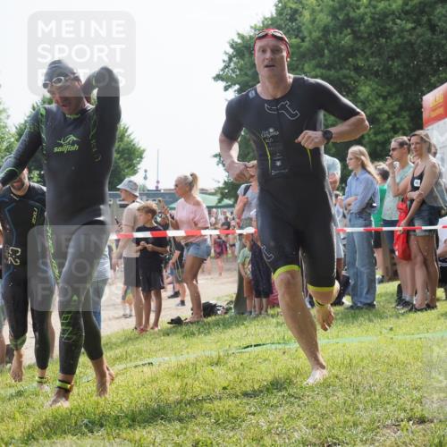 15.06.2025 - 27. Vierlanden-Triathlon KatJ http://msf.ph/oto/8005399 15.06.2025 10:04:22 Schwimmen 411, 416, 426, 453, 464 meine-sportfotos.de