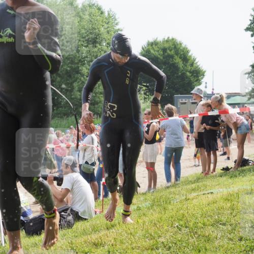 15.06.2025 - 27. Vierlanden-Triathlon KatJ http://msf.ph/oto/8005406 15.06.2025 10:04:24 Schwimmen 411, 416, 426, 453, 464 meine-sportfotos.de