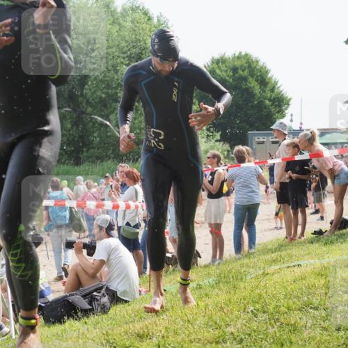 15.06.2025 - 27. Vierlanden-Triathlon KatJ http://msf.ph/oto/8005414 15.06.2025 10:04:24 Schwimmen 411, 416, 426, 453, 464 meine-sportfotos.de