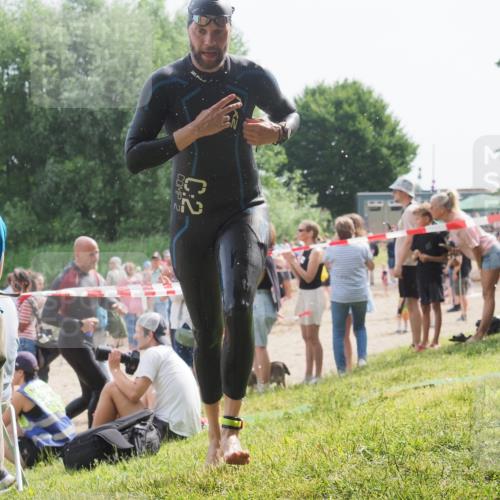 15.06.2025 - 27. Vierlanden-Triathlon KatJ http://msf.ph/oto/8005444 15.06.2025 10:04:24 Schwimmen 411, 416, 426, 453, 464 meine-sportfotos.de