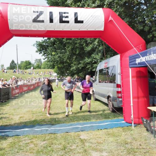 21.06.2025 - 27. Vierlanden-Triathlon MichiJ http://msf.ph/oto/8005452 15.06.2026 11:30:52 Ziel 610 meine-sportfotos.de