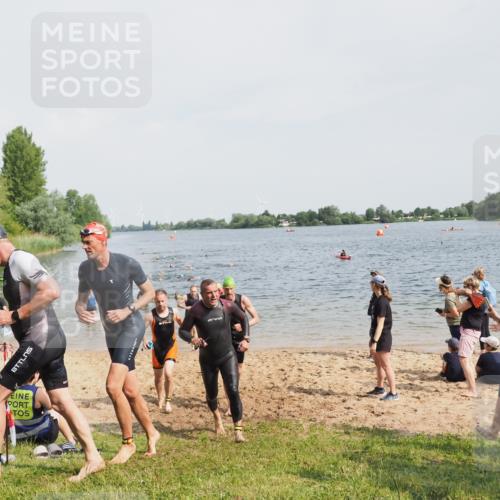21.06.2025 - 27. Vierlanden-Triathlon MichiJ http://msf.ph/oto/8005512 15.06.2026 10:06:48 Schwimmen 367, 386, 388, 396, 423, 441, 457 meine-sportfotos.de