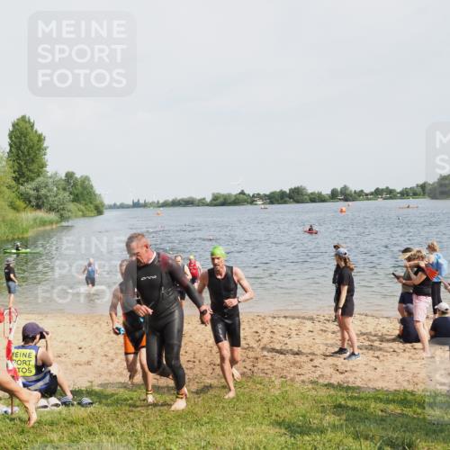 21.06.2025 - 27. Vierlanden-Triathlon MichiJ http://msf.ph/oto/8005566 15.06.2026 10:06:49 Schwimmen 367, 386, 388, 396, 423, 441, 457, 467 meine-sportfotos.de
