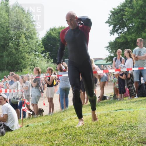 15.06.2025 - 27. Vierlanden-Triathlon KatJ http://msf.ph/oto/8005572 15.06.2025 10:04:27 Schwimmen 416, 426, 453, 464 meine-sportfotos.de