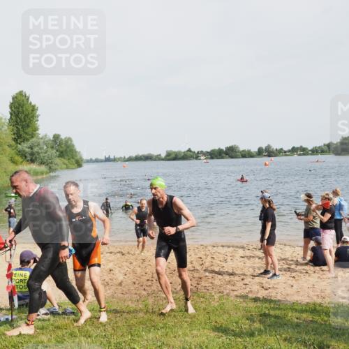 21.06.2025 - 27. Vierlanden-Triathlon MichiJ http://msf.ph/oto/8005583 15.06.2026 10:06:50 Schwimmen 367, 386, 388, 396, 423, 429, 441, 457, 467 meine-sportfotos.de