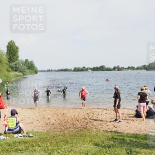 21.06.2025 - 27. Vierlanden-Triathlon MichiJ http://msf.ph/oto/8005664 15.06.2026 10:06:54 Schwimmen 131, 367, 388, 396, 423, 429, 441, 457, 467 meine-sportfotos.de