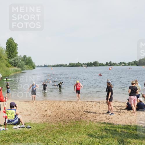 21.06.2025 - 27. Vierlanden-Triathlon MichiJ http://msf.ph/oto/8005676 15.06.2026 10:06:54 Schwimmen 131, 367, 388, 396, 423, 429, 441, 457, 467 meine-sportfotos.de