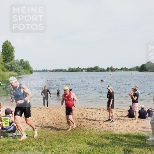 21.06.2025 - 27. Vierlanden-Triathlon MichiJ http://msf.ph/oto/8005733 15.06.2026 10:06:58 Schwimmen 131, 376, 396, 429, 467 meine-sportfotos.de