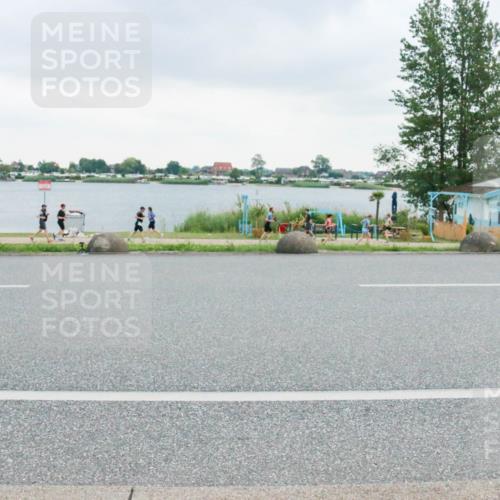 21.06.2025 - 27. Vierlanden-Triathlon H.Heesch http://msf.ph/oto/8005766 15.06.2025 13:08:52 Radfahren 886 meine-sportfotos.de