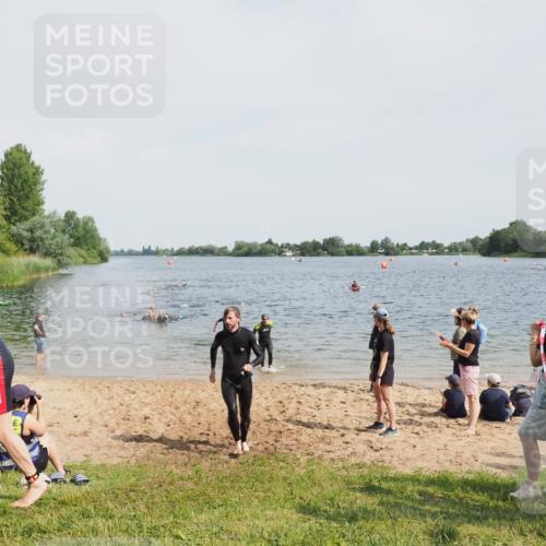 21.06.2025 - 27. Vierlanden-Triathlon MichiJ http://msf.ph/oto/8005795 15.06.2026 10:07:01 Schwimmen 131, 376, 429, 462, 467 meine-sportfotos.de