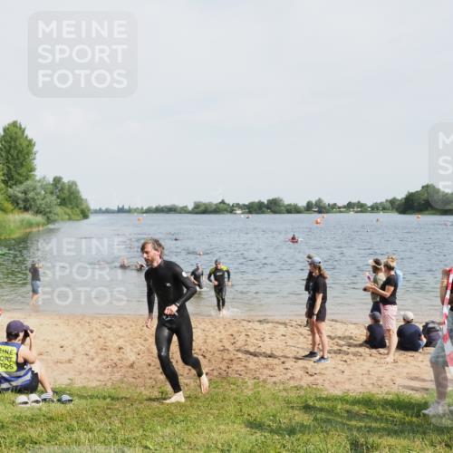 21.06.2025 - 27. Vierlanden-Triathlon MichiJ http://msf.ph/oto/8005816 15.06.2026 10:07:01 Schwimmen 131, 376, 429, 462, 467 meine-sportfotos.de