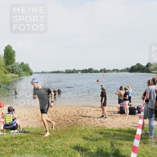 21.06.2025 - 27. Vierlanden-Triathlon MichiJ http://msf.ph/oto/8005928 15.06.2026 10:07:09 Schwimmen 376, 383, 459, 462 meine-sportfotos.de